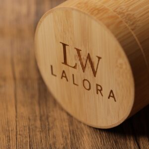 ساعة خشبية نسائية من لالورا