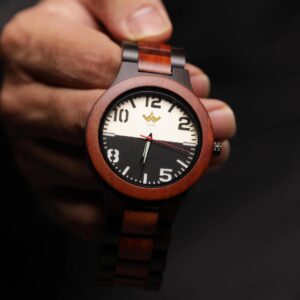 ساعة رجالية خشبية من براند لالورا