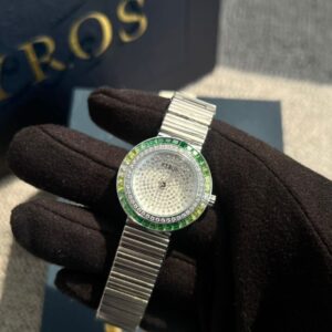 ساعة نسائية يسر ستيل بلون فضي